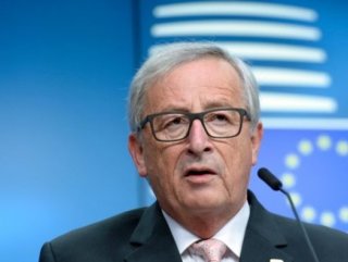 AB'den Macaristan'ın Juncker'li göçmen kampanyasına tepki