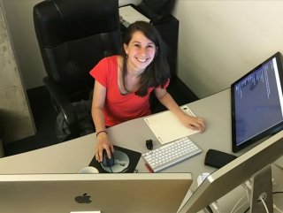 Kara delik fotoğrafının arkasındaki kadın: Katie Bouman