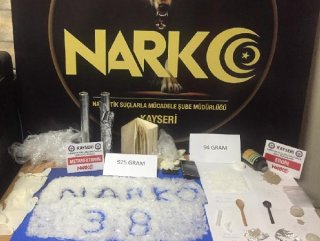 Afgan ve İran uyruklu uyuşturucu satıcıları yakalandı