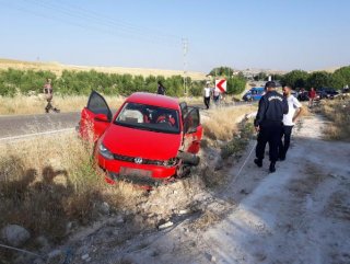 Adıyaman'da iki otomobil çarpıştı