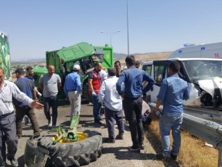 Siirt’te traktör ile minibüs çarpıştı: 6 yaralı