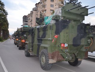 Sınıra zırhlı araç ve komando takviyesi