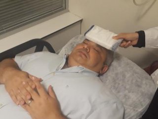 Rapor alamayınca 2 doktoru darbetti