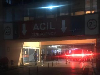 Silvan'da iki otomobil köprüde çarpıştı