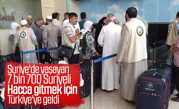 Suriyeliler Türkiye'den hacca gidiyor