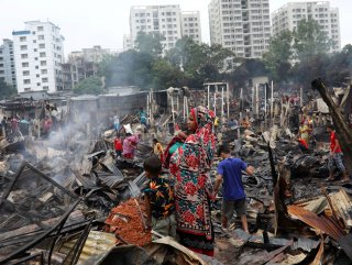 Bangladeş'teki yangında 50 bin kişi evsiz kaldı