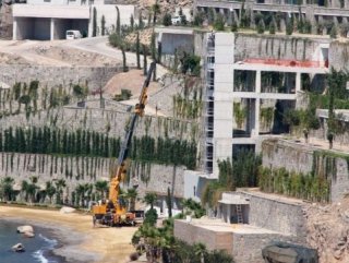 Bodrum’daki projenin yıkımı 3 gündür sürüyor