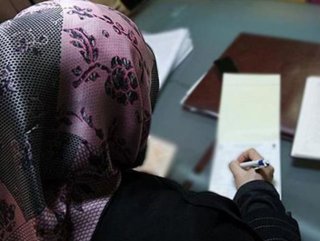 Montreal’de iki kadın başörtüleri nedeniyle işsiz kaldı