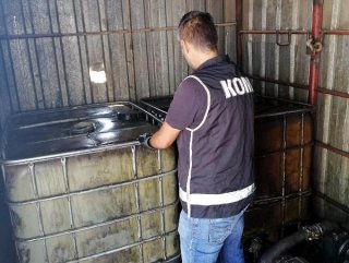 İzmir'de 4 ton kaçak mazot ele geçirildi