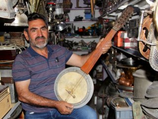 Erzincanlı esnaf iş yerini antikacıya çevirdi