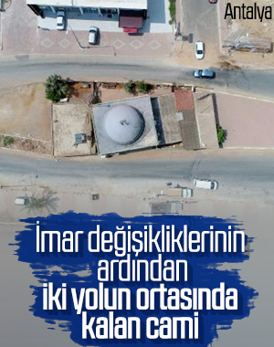 İki yolun ortasında kalan cami