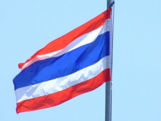 Tayland'da iki ordu alayı kraliyete bağlandı