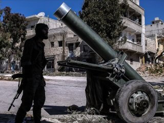 YPG/PKK'lı teröristler Tel Abyad'da okullarda yuvalanıyor