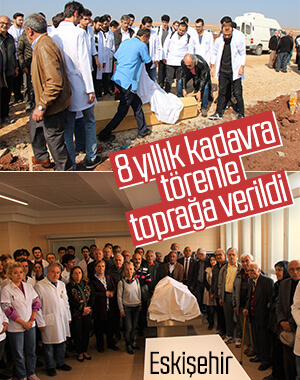 Eskişehir'de 8 yıllık kadavra törenle gömüldü