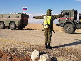 Rus askerleri Türkiye-Suriye sınırında