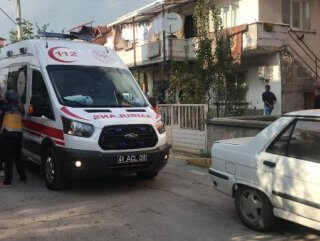 Kusmuğunun nefes borusunu tıkadığı bebek öldü