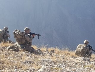 Jandarma Erzincan'da 12 ayrı noktaya operasyon yaptı