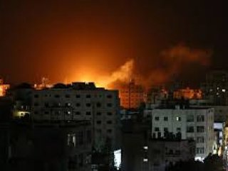 İsrail savaş uçakları Gazze'yi bombaladı