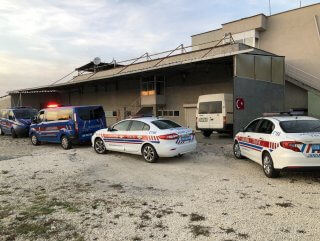 Tekirdağ'da süt fabrikasına kaçak içki operasyonu