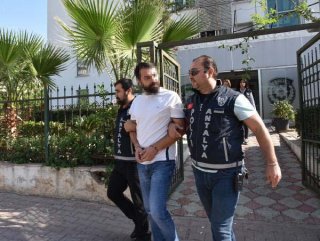 MİT mensubu olduklarını söyleyip dolandırıcılık yaptılar