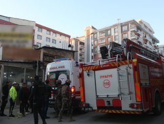 Üzerinde uyuşturucu bulunan şahıs silahla kendini vurdu