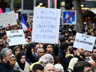 Fransa'da İslamofobiye karşı yürüyüş