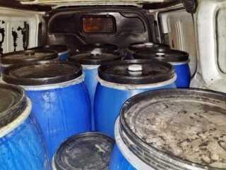 Edirne'de yılbaşı öncesi bin 620 litre kaçak içki bulundu