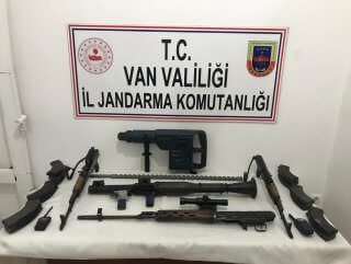 Van'da PKK'ya ait mühimmat ele geçirildi