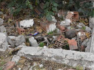 Manisa'da boş arsada bulunan bebek cesedi