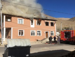 Bayburt'ta çıkan yangında 3 kişi yaşamını yitirdi