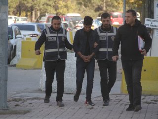 Dolandırıcı 20 bin TL'yi alırken suçüstü yakalandı
