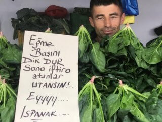 Pazarcının ıspanağı satmak için yazdığı yazı