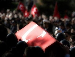 Araç kazasında yaralanan 1 asker şehit oldu