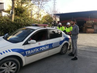 Esenyurt’ta minibüs sürücülerine uygulama yapıldı