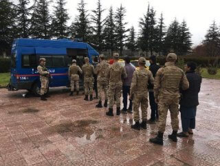 Elazığ'da 8 kaçak göçmen yakalandı