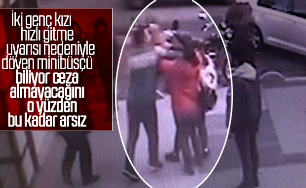 Minibüsçü aracından inen genç kızları darbetti