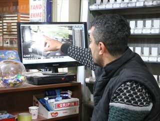 Siirt'te market hırsızları kameranın yönünü değiştirdi