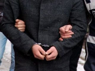 Aracından uyuşturucu ve tabanca çıkan kişi tutuklandı