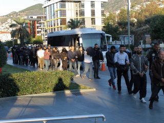 Alanya’da uyuşturucu operasyonuna 16 tutuklama
