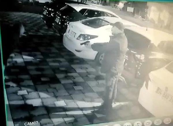 Sakarya da kiralama firması çalışanını, silahla vurdu #1