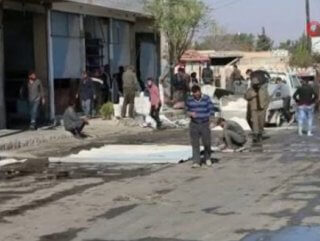 Tel Abyad’da dükkanlar ve evler el birliğiyle tamir ediliyor