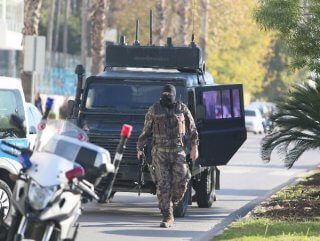 Antalya'da bankada soygun girişimi