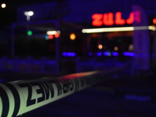 Beylikdüzü'nde eğlence mekanına silahlı saldırı: 2 yaralı