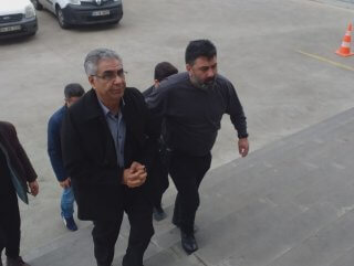 Emekli öğretmen husumetlisini bıçaklayarak öldürdü