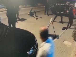 Eğlence mekanında laf atma kavgası: 3 yaralı