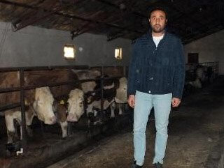 Yozgatlı çiftçi, mandırasına elektrik çektiremedi