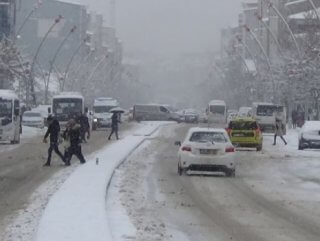 Muş’ta kar yüzünden 80 köy yolu kapandı
