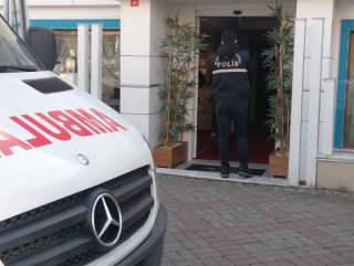 Büyükçekmece'de bir otelde 1'i kadın 2 kişi ölü bulundu