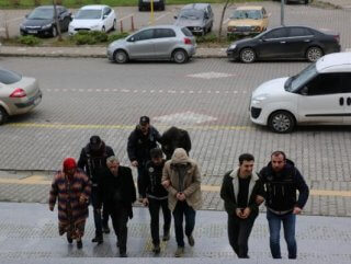 Evdeki varillerden esrar çıktı: 5 gözaltı