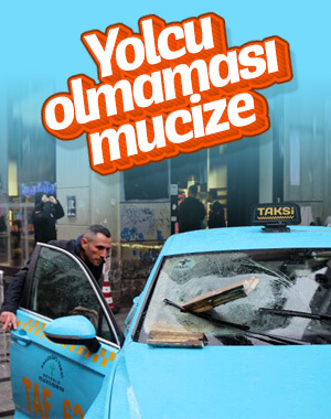 İstiklal'de binadan kopan beton taksinin camına saplandı